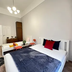 Homestay szállás Baross With Convenience And Style, Budapest